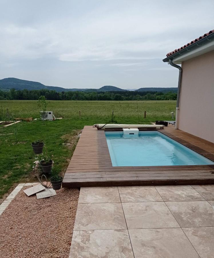 Chez Brigitte, Un Sejour En Haute-Loire Saint-Germain-Laprade Exterior photo
